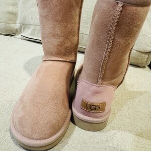 Pink ugg boots size 5